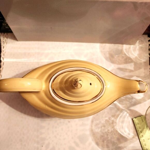 Vtg. Mint  1960’s Hall Aladdin 6 Cup Yellow Ceramic Teapot Gold Trim Made in USA - Picture 5 of 7